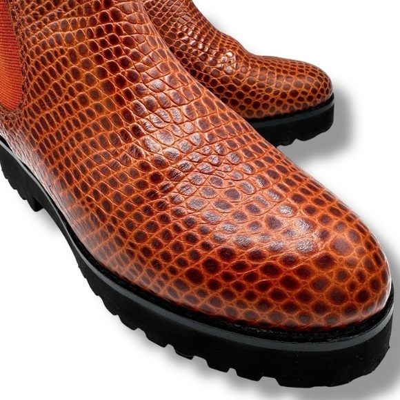 Andre Assous Peggy Lug Sole Chelsea Boot, Cognac Snake Print, Size 7 - Picture 3 of 11